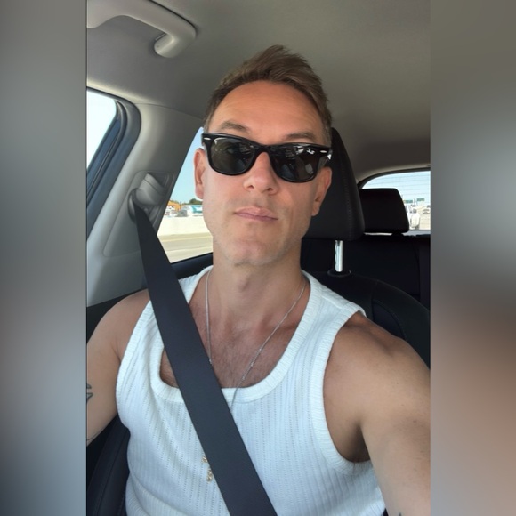 Meet your Posher, Chris - Picture 7 of 8